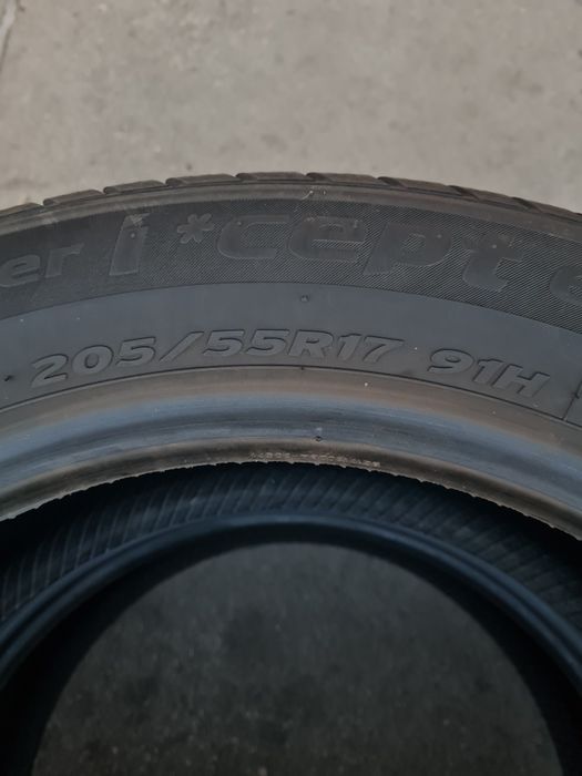 Зимни гуми 2 броя HANKOOK WinterIcept Evo2 205 55 R17 дот 2122
