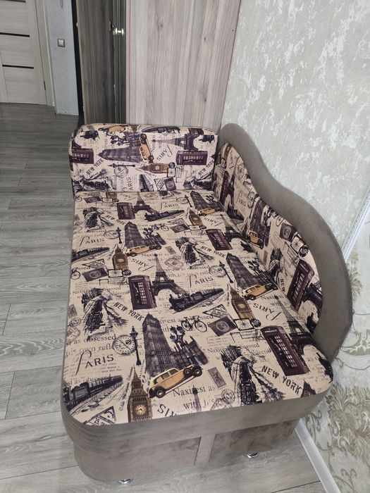 Продам недорого диван