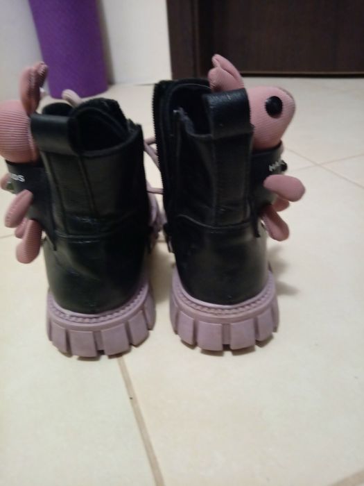 Детски обувки със зайчета