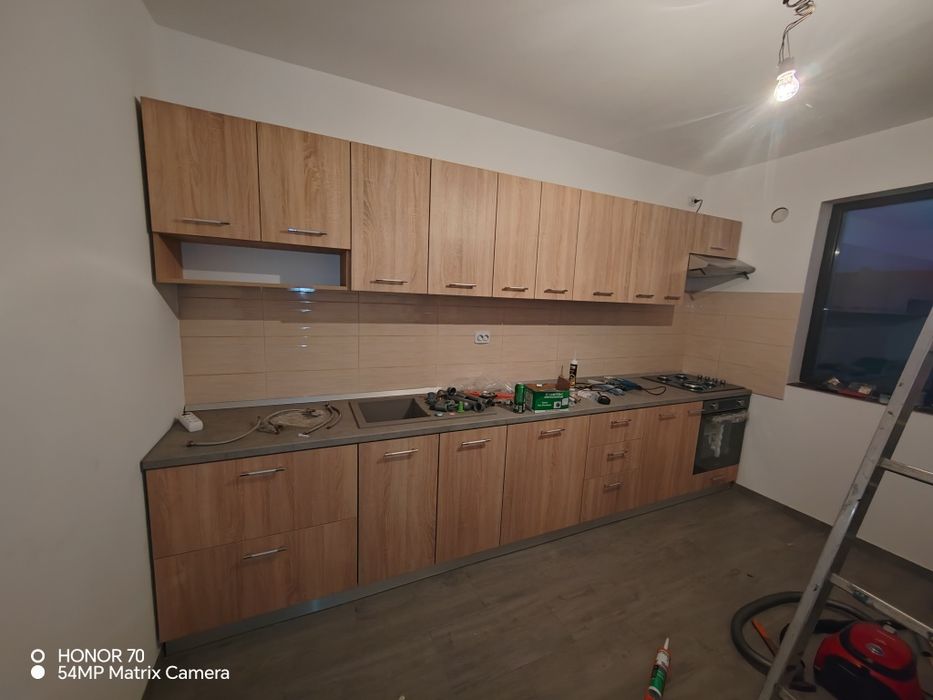 Montez mobila Ikea sau orice alt model de mobila.