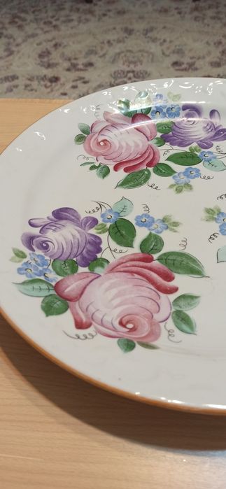 Продам фарфоровое блюдо