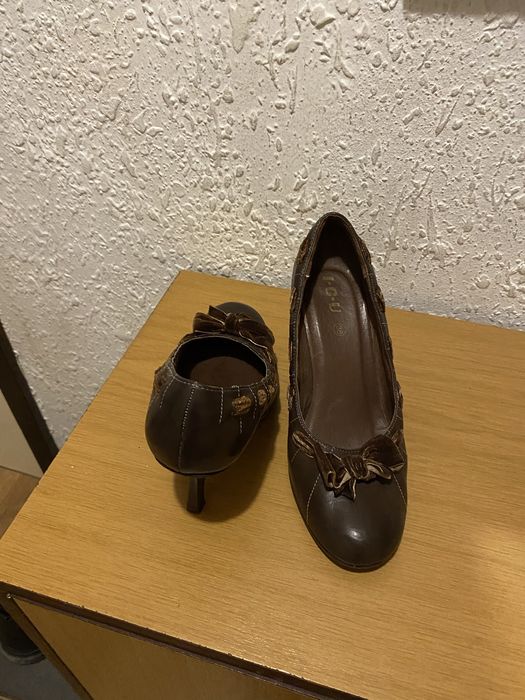 Дамски обувки с висок ток