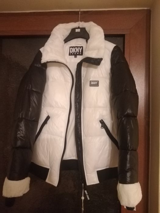 Зимно яке в бял цвят DKNY