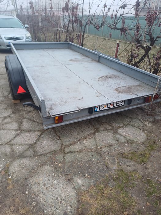 Vand remorca de 2000kg