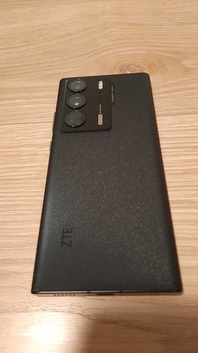 ZTE Axon 40 Ultra Black 5G 256 GB / 12GB RAM