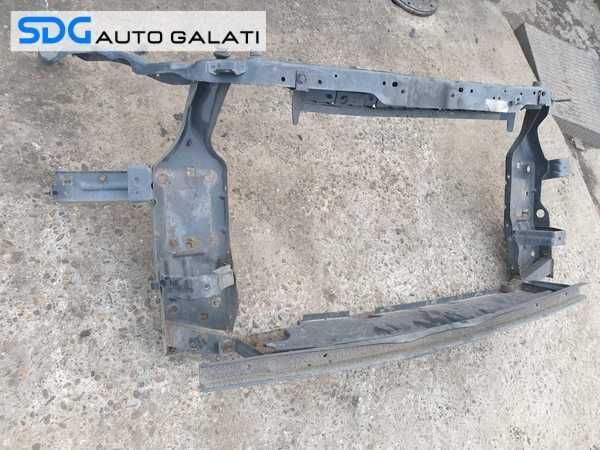 Trager Tragher Panou Frontal Calandru Nissan Qashqai 2007 - 2013