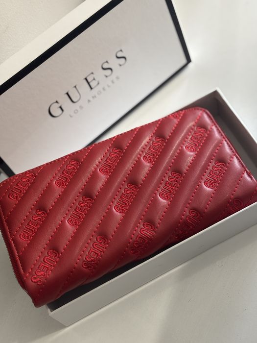 Дамско портмоне Guess