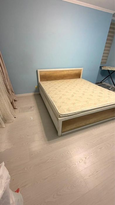 Двухспальная кровать
