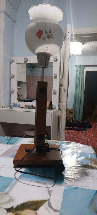 Настольная лампа в отличном состоянии