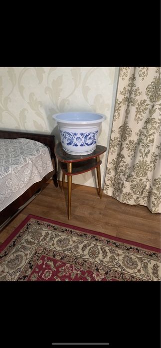 Горшок для цветов большой в отличном срстоянии