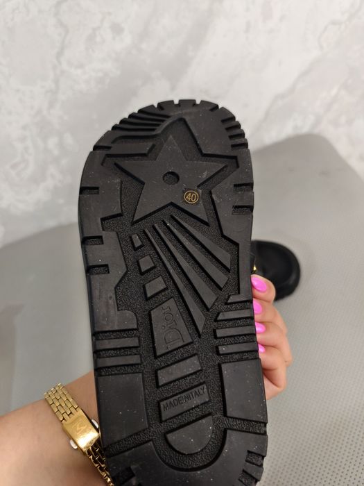 Продам шлепки новые