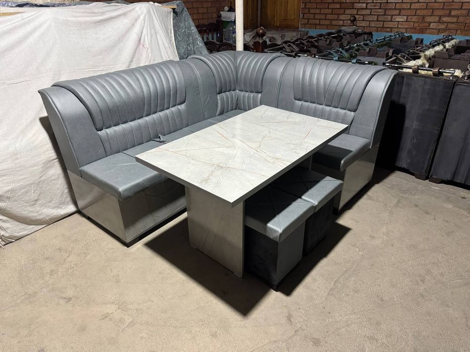 Продаётся кухоный уголок