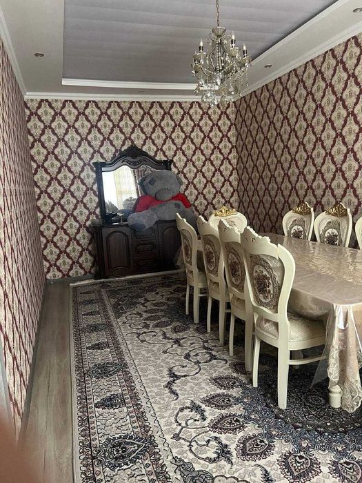 Uy sotiladi 2 qavatli !