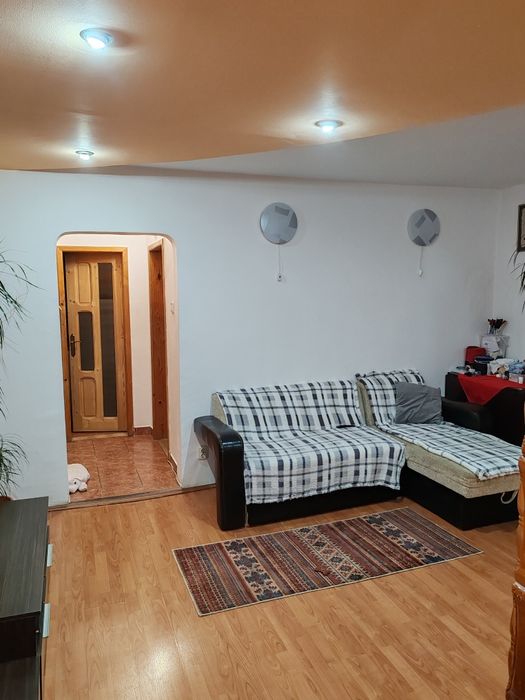 Vând apartament 3 camere