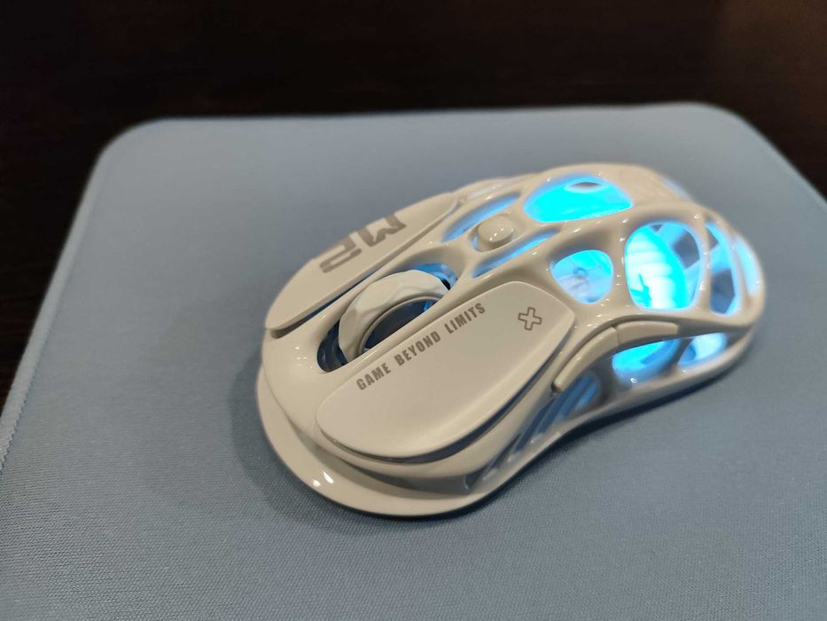 Продам мышку GravaStar Mercury M2 White