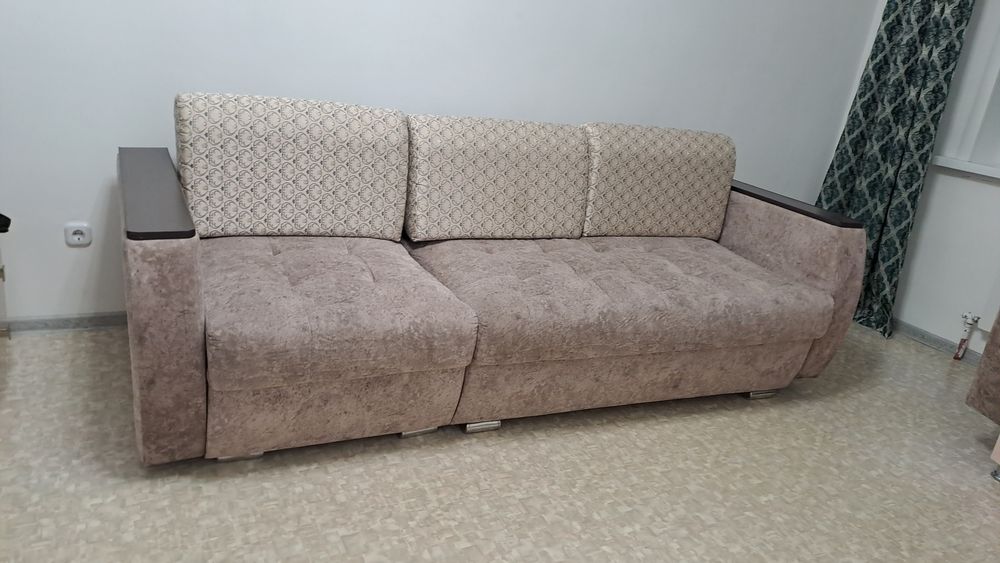 Продам диван, размер регулируется, срочно!