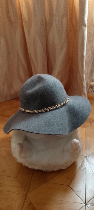 Новая женская шляпа.