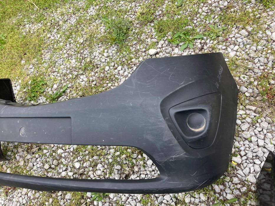 Оригинална Предна броня за Renault Trafic 14-18. 2бр.