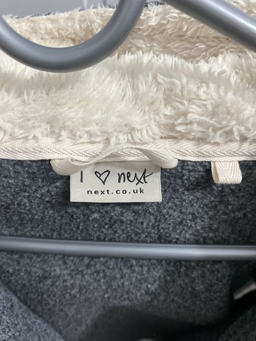 Продается теплая кофта.