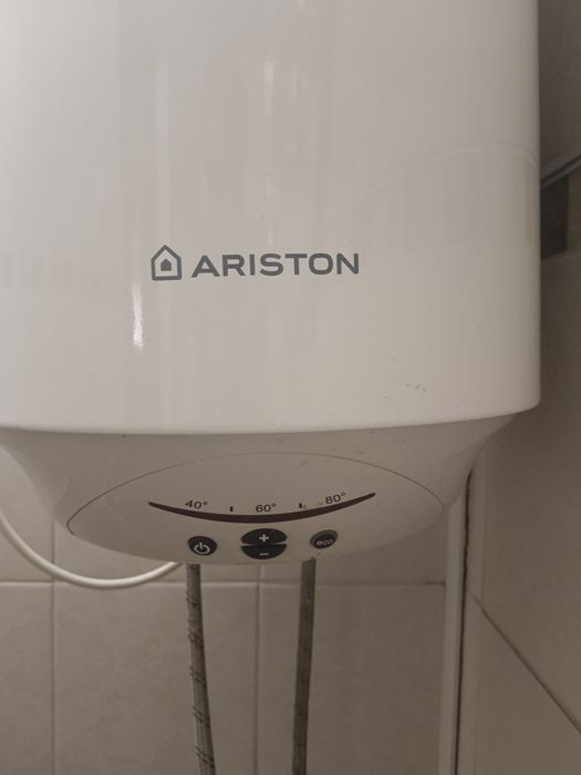 Ariston  нагреватель воды