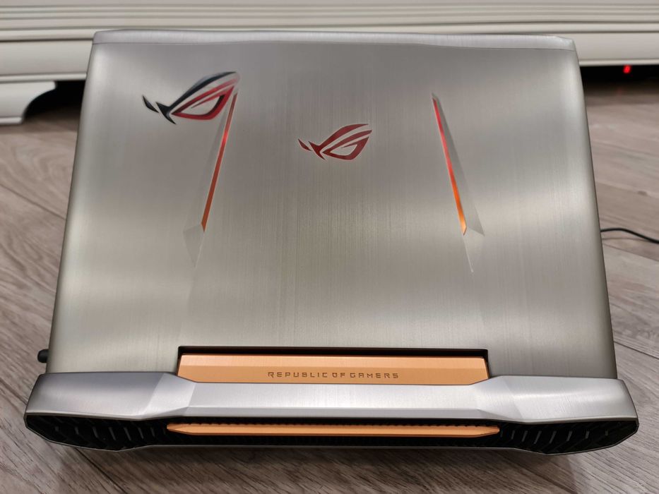 laptop gaming Asus Rog 17", intel core i7 + mouse + tastatura + cooler
