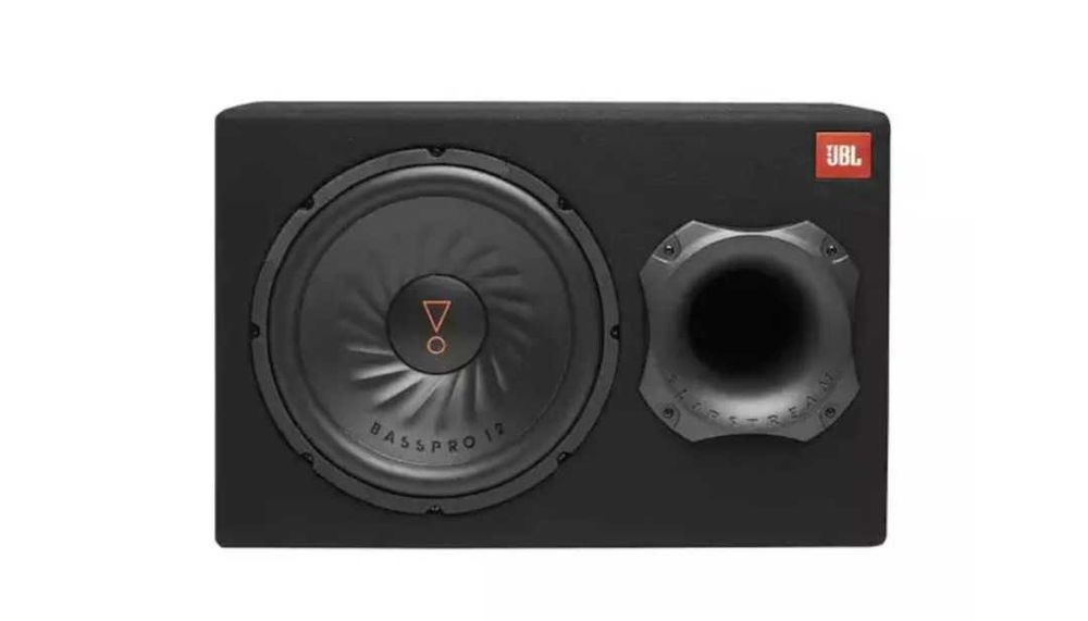 Boxe, 2 subwoofere. Pentru masină!