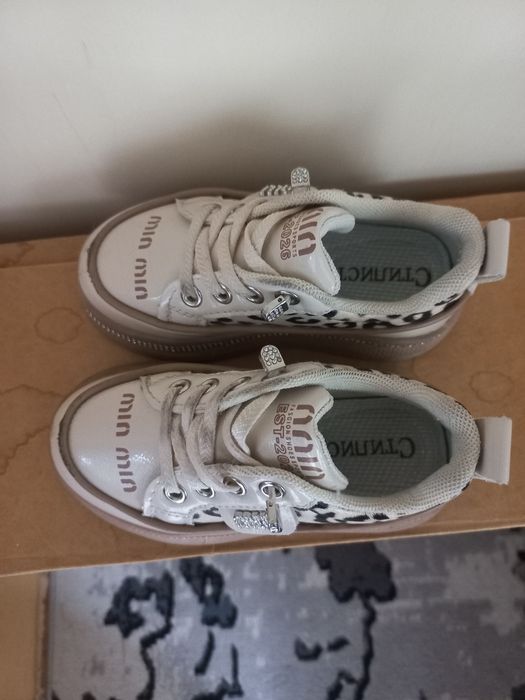 Детская обувь (кроссовки) для девочек