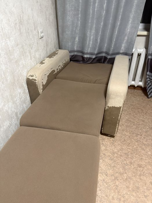 Продаётся удобное кресло-кровать.
