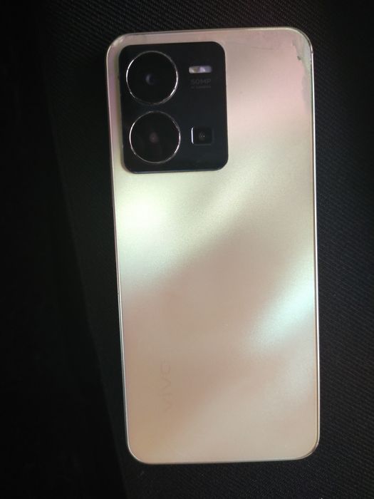 Продам телефон vivo Y35