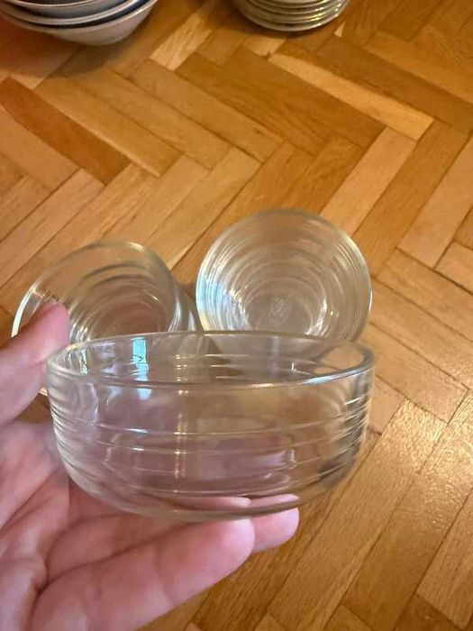 Boluri pyrex pentru salate ,inghetata noi