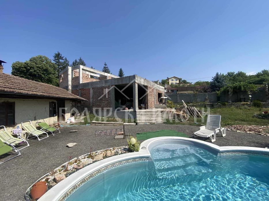 Продава се Къща в с. Леденик, Област Велико Търново - 300 кв.м за 1067 €/кв.м - Снимка #2