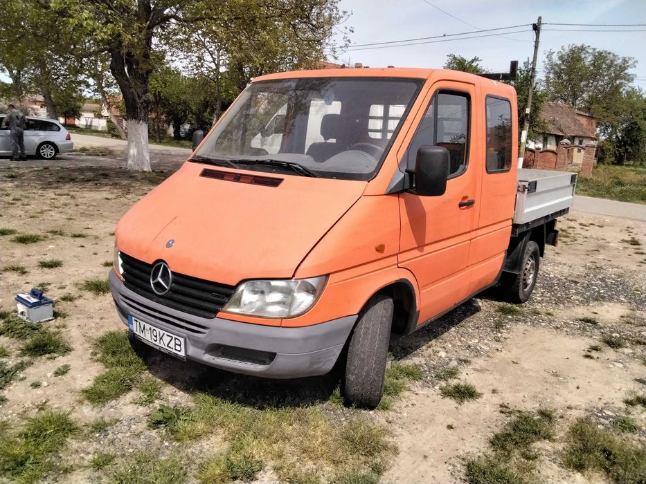 Mercedes 208 camioneta 7 locuri