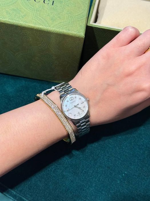 Женские часы Gucci