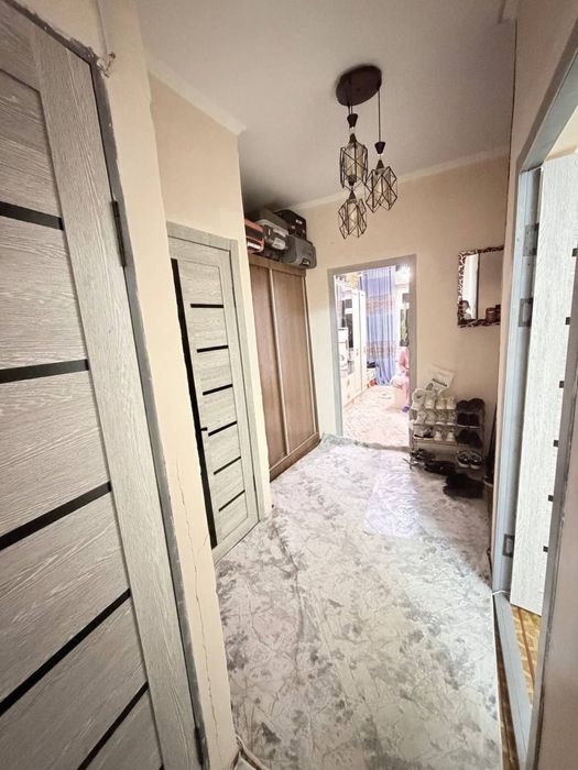 Продается 2х квартира Чирчик 10 микрорайон