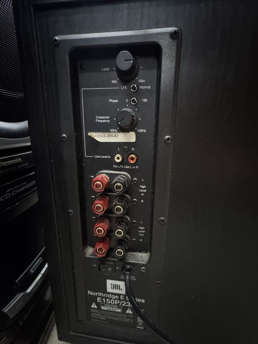 Субуфер JBL E150P/230
