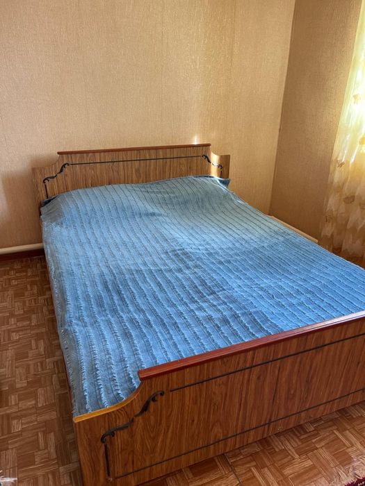 Спальный кровать