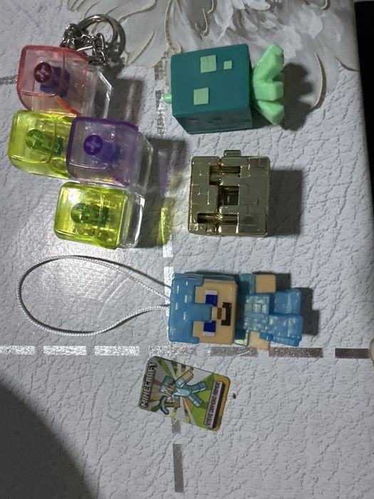 Игрушки киндер майнарафт