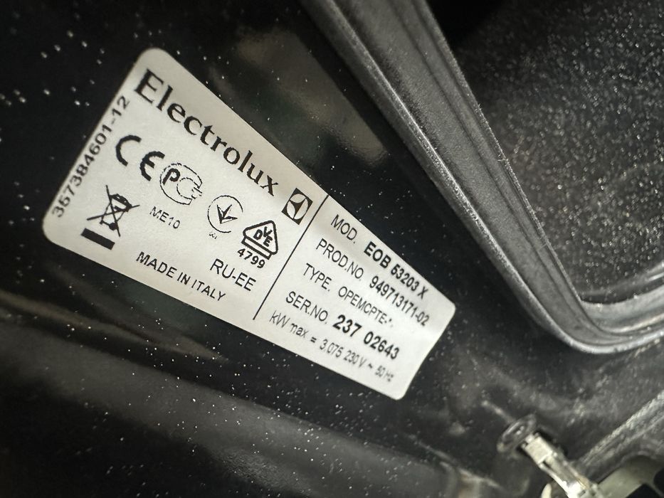 Cuptor electric electrolux  nou