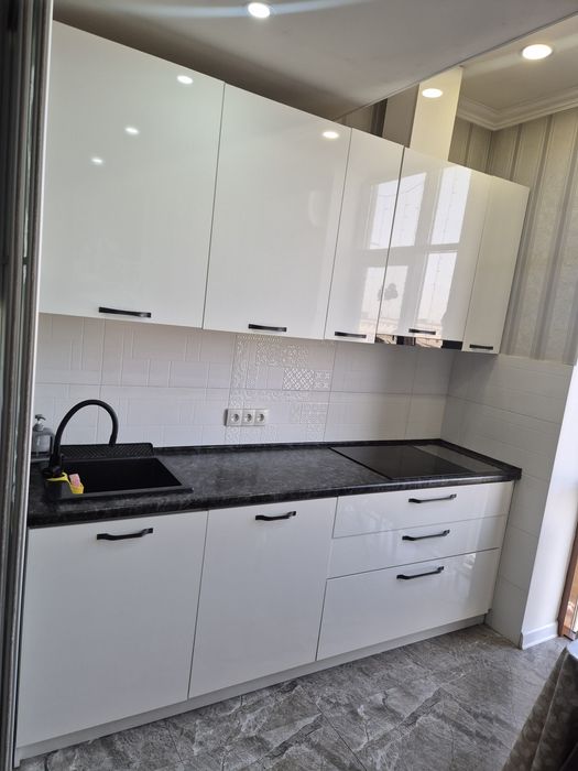 Кухня 240 × 240 × 60