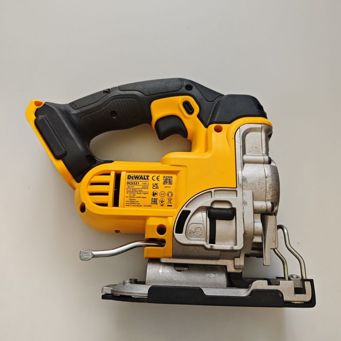 DeWalt прободен трион зеге 18v  DCS 331