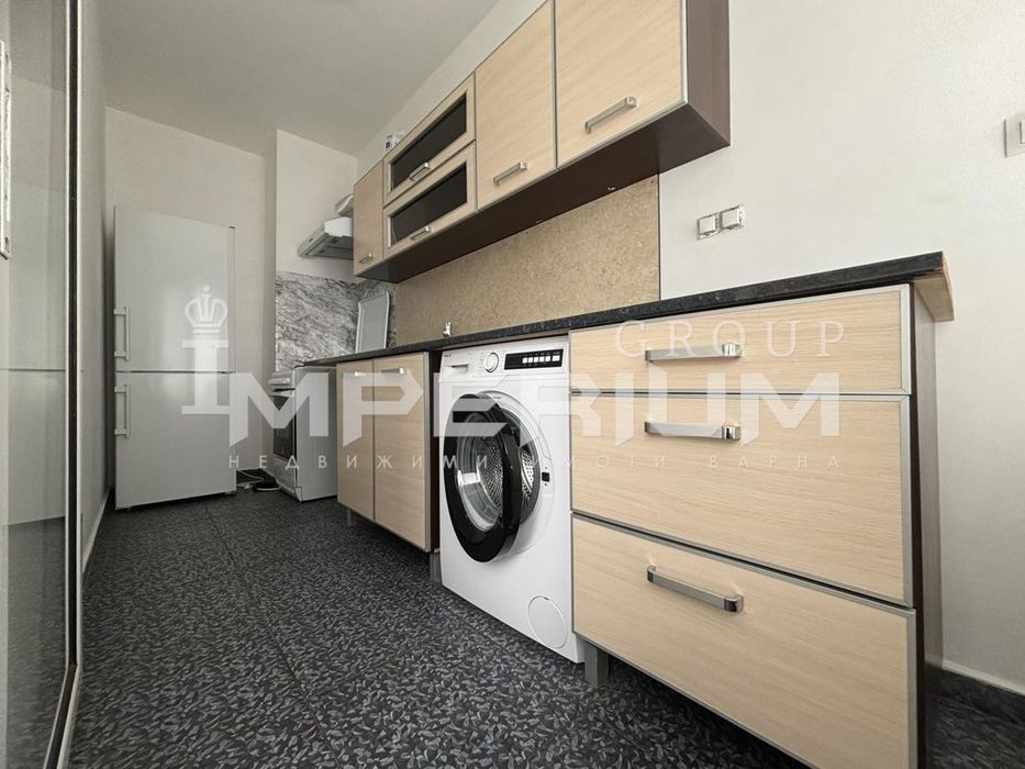 Дава се под наем Двустаен апартамент в Варна, Център - 65 кв.м за 548.25 € - Снимка #1