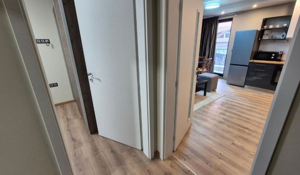 Двустаен апартамент под наем 560 евро