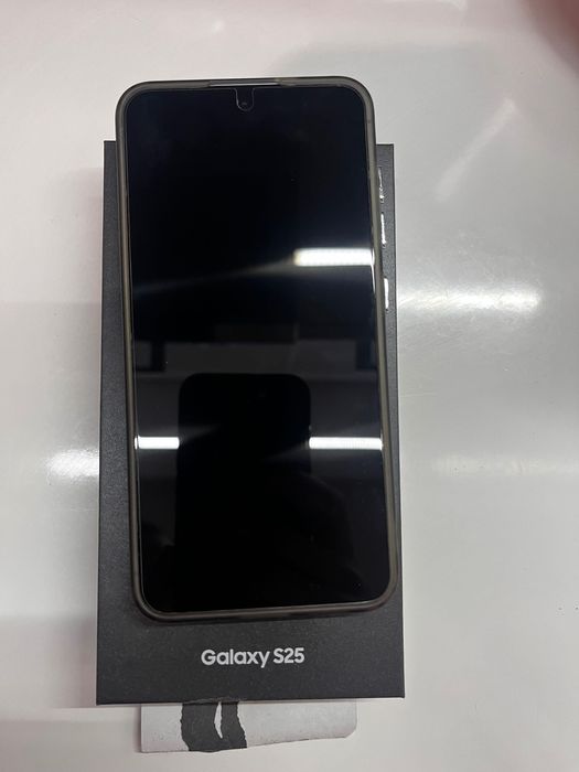 Samsung S25 чисто нов