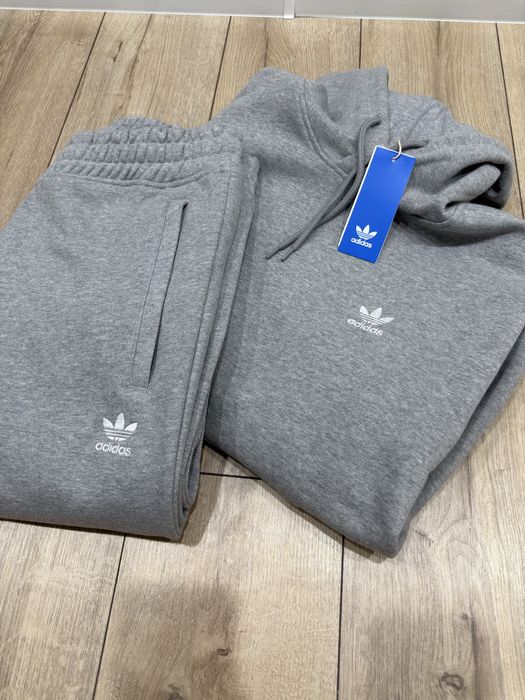 Продам теплую двойку от Адидас(мужская)