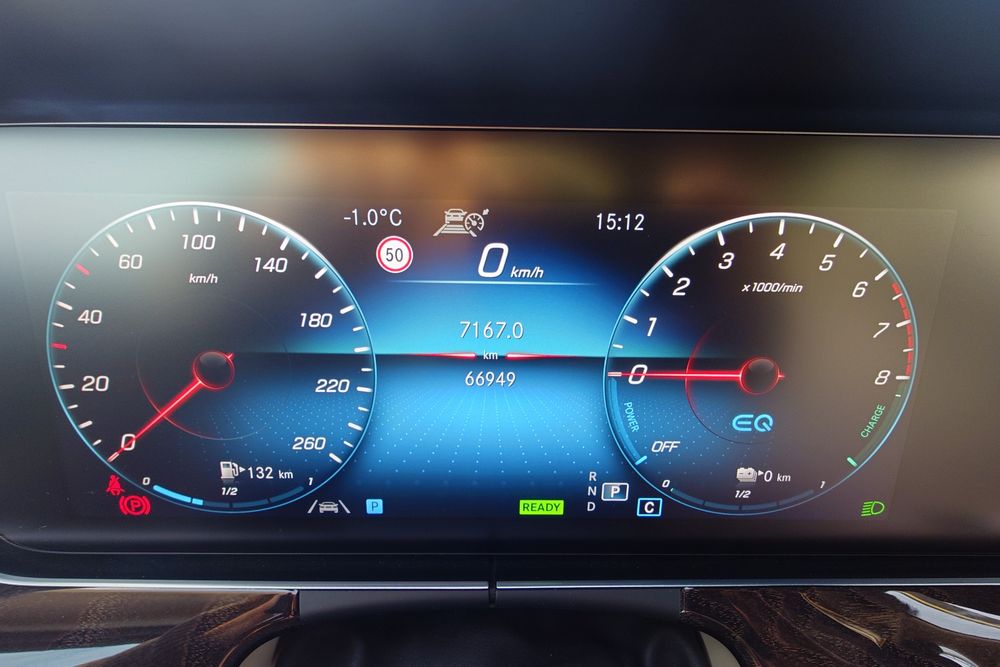 Mercedes Benz E 300 e 4matic