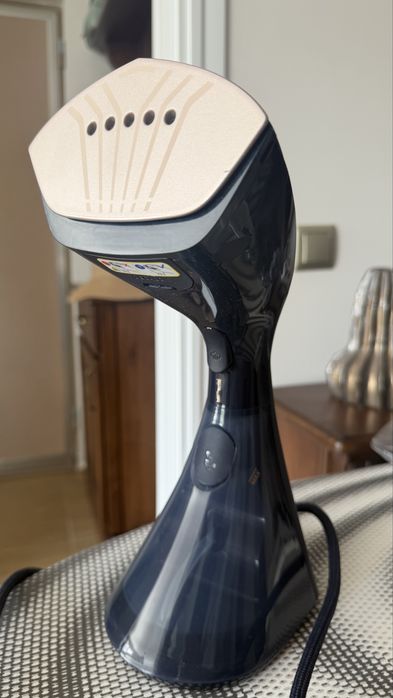 Fier de calcat vertical Philips 8000