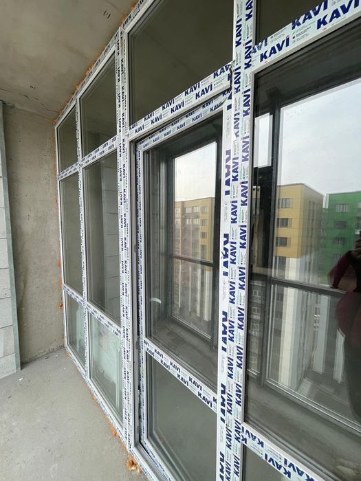 Продам витражные окна с дверью