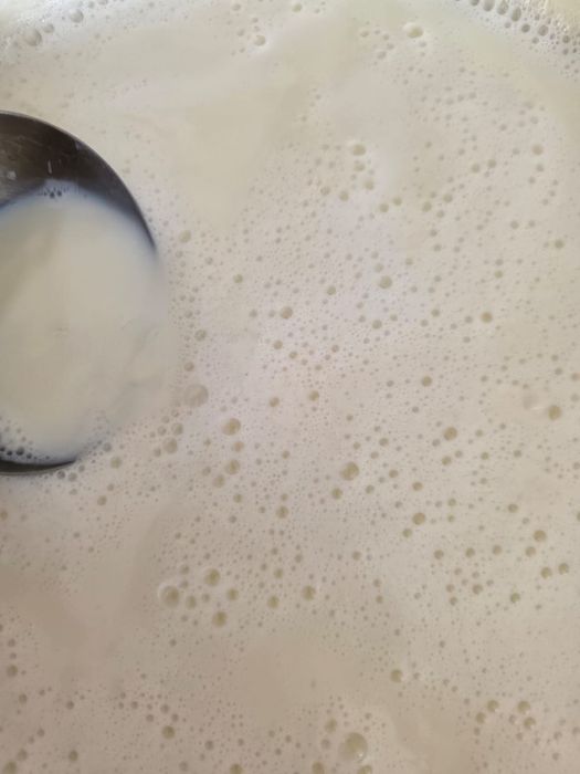 Деревенское коровье молоко