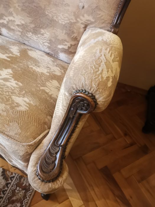 Старинно канапе масивно дърво