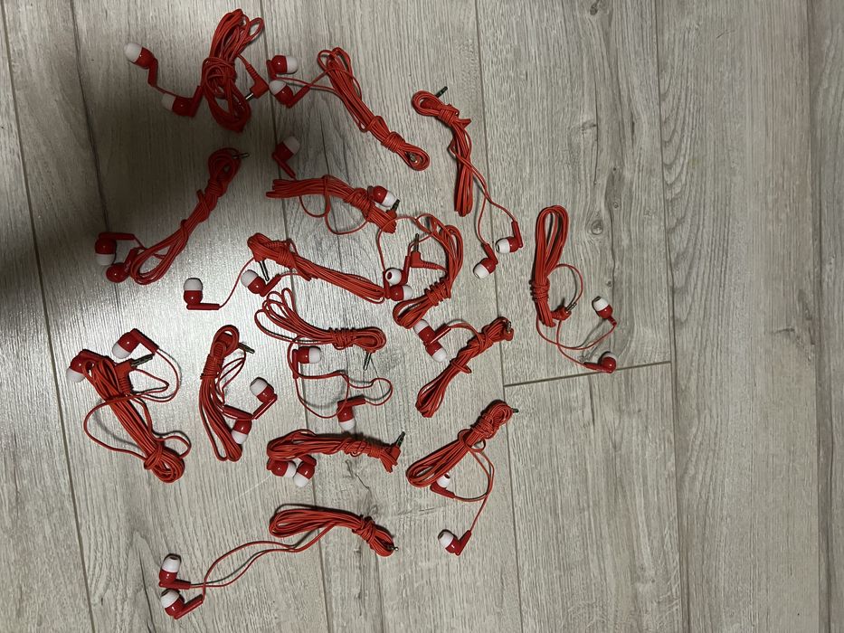 Червени слушалки 15 бр